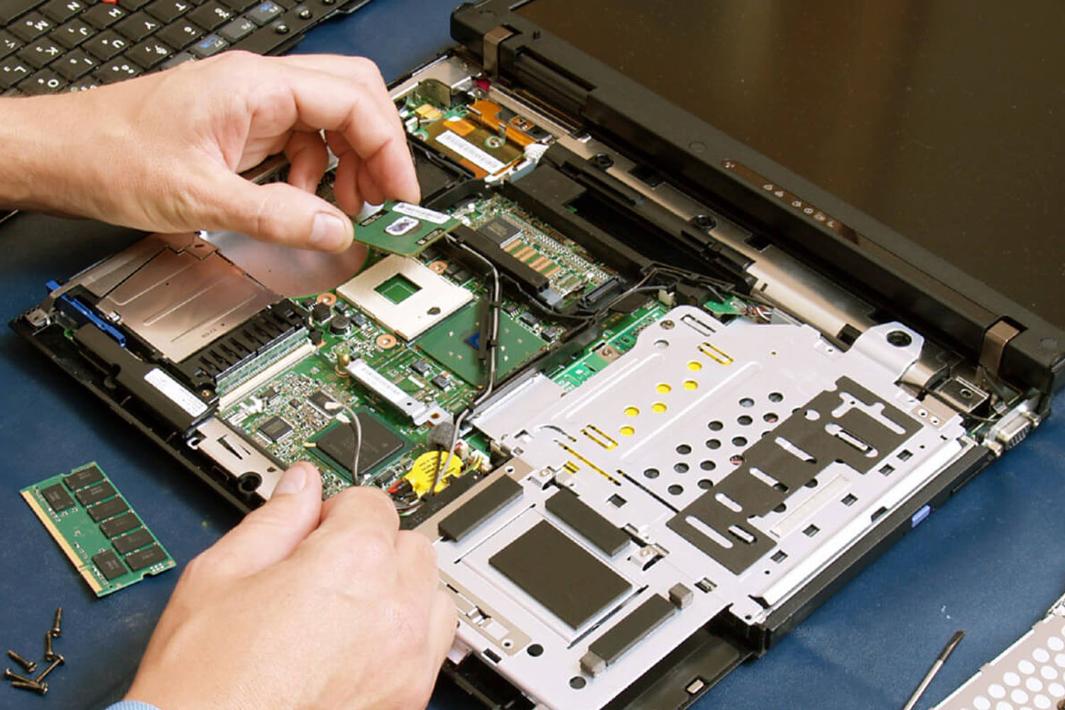 Ordenadores. Reparación y montaje a medida.